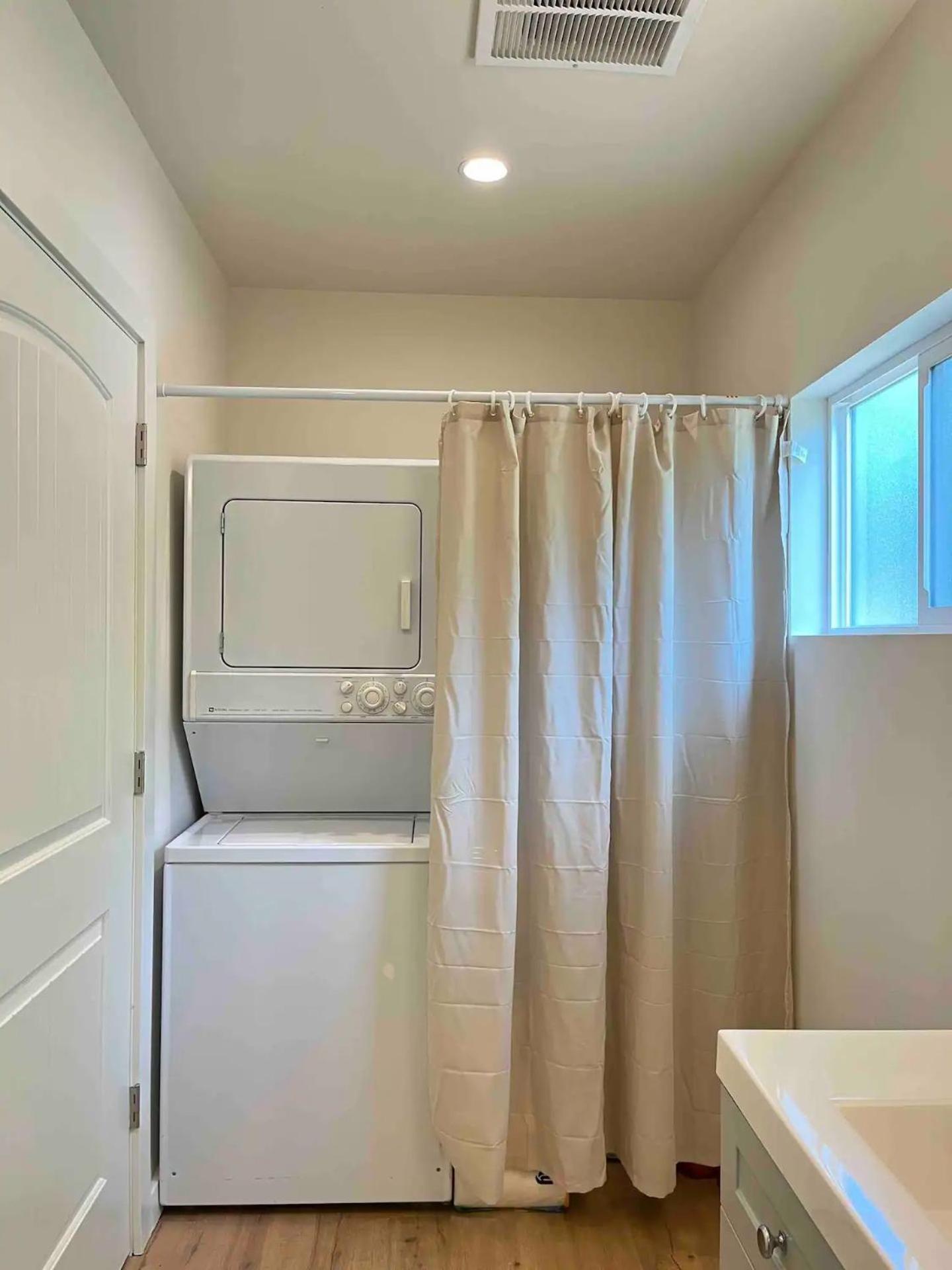 Modern Studio In Marysville Exterior photo